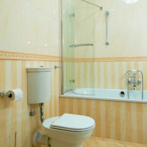 Установка душевых кабинок и унитазов в Черкассах