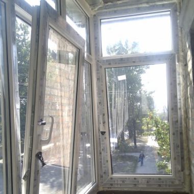 Установка балкона и металлопластиковых окон